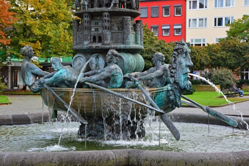 History Column Fountain (Historiensäule) Koblenz